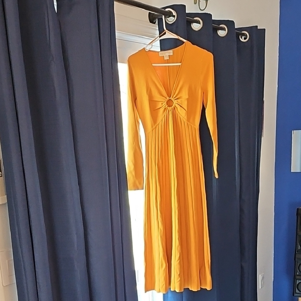 Micheal Kors, Ribbed Knit Long Sleeve Dress